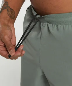 Apex 7" Hybrid Shorts