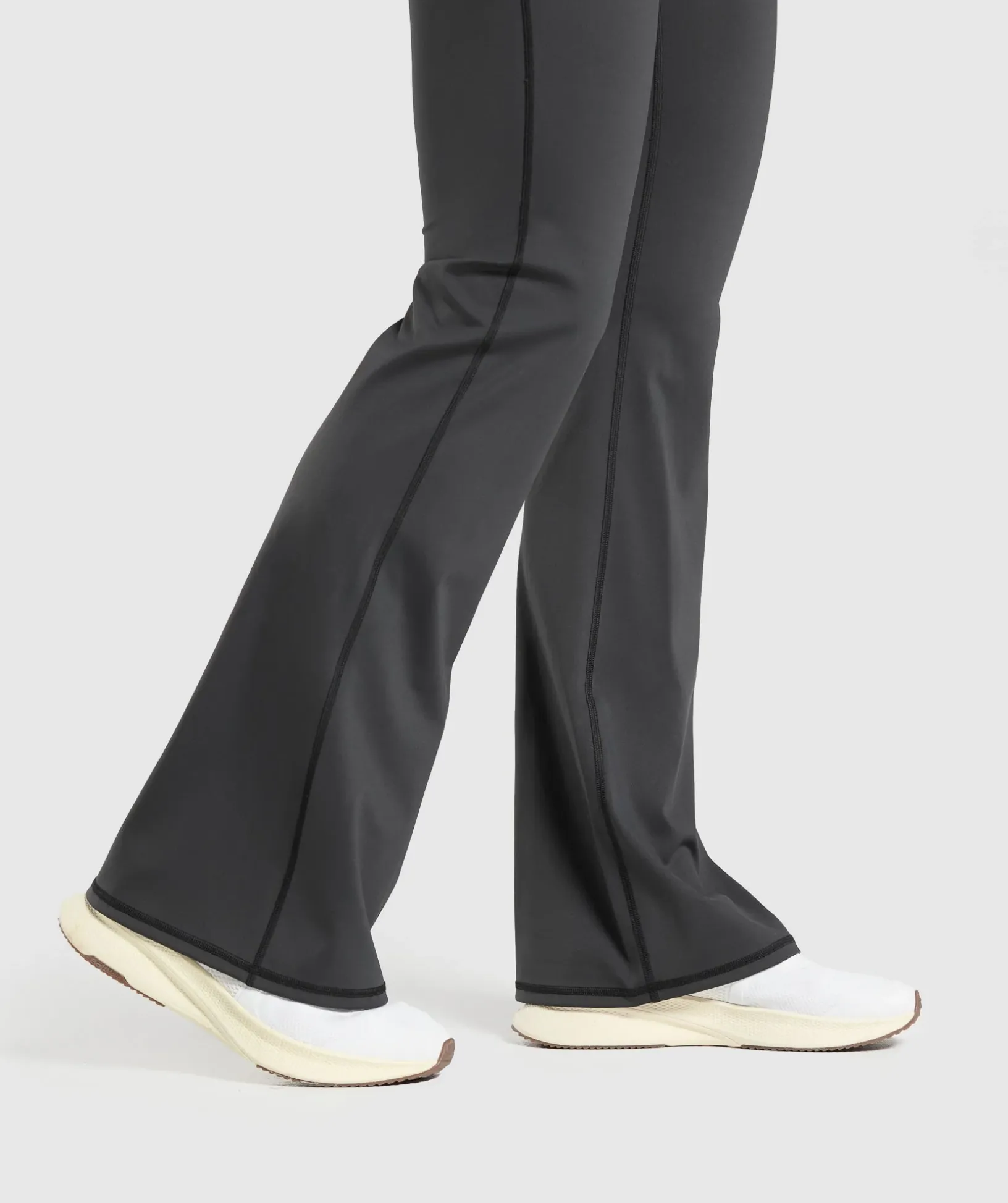 Elevate Flared Leggings 2.0